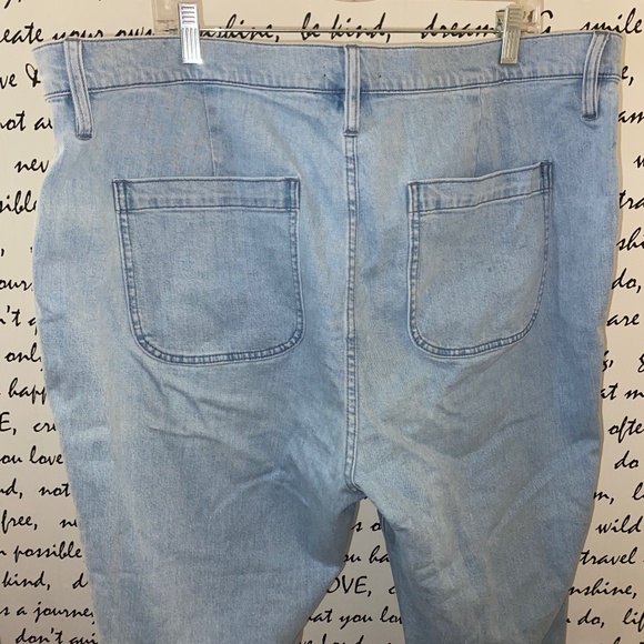 Straight-leg crop jean in indigo cove wash - Picture 6 of 9